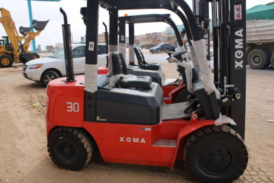 فوركة رافعة شوكية XGMA 530 جديد أصفار مجموعة الصراحة لاستيراد وسائل النقل المختلفة والوكيل المعتمد لشركة XGMA في ليبيا _ مصراتة