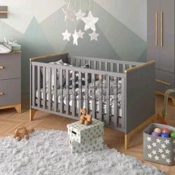 سرير اطفال من شركة اوسكار ليفينغ الألمانية 🇩🇪