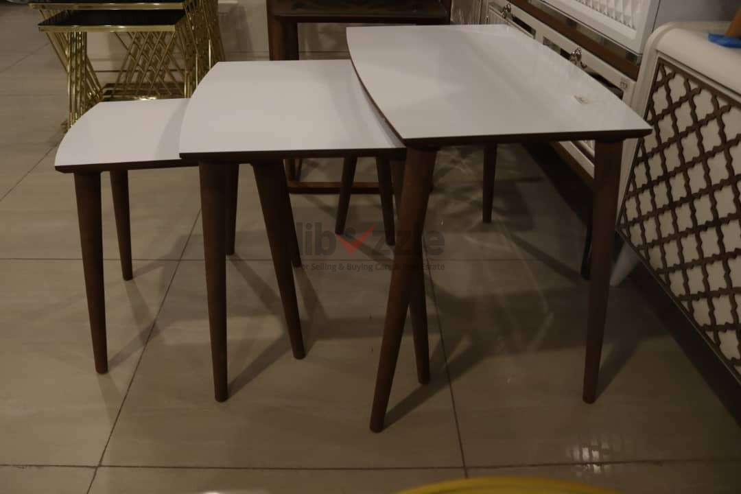 طاولة ثلاثية شركة فينيسيا العالم للاثاث - معرض العالم_مصراتة
