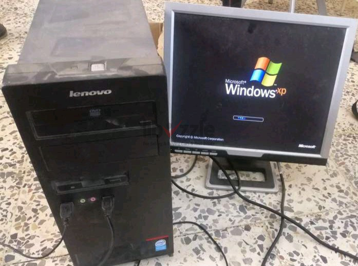 كمبيوتر للبيع