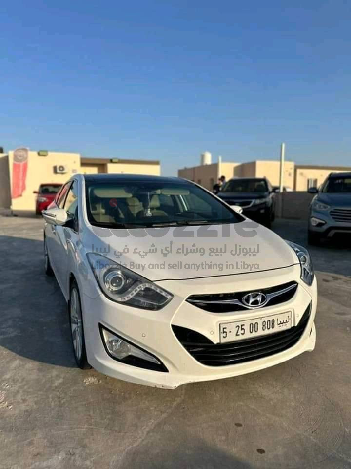 HYUNDAI i 40 2015 الوكيل