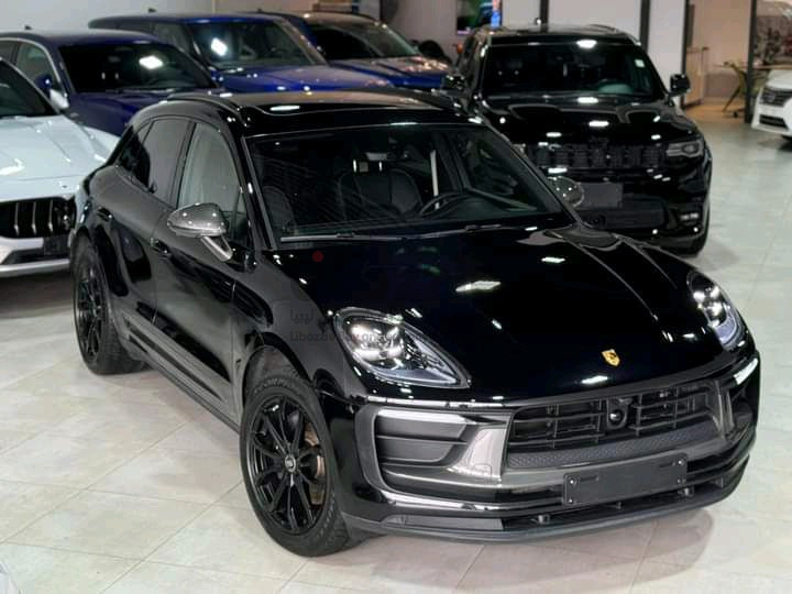 PORSCHE MACAN T 2023