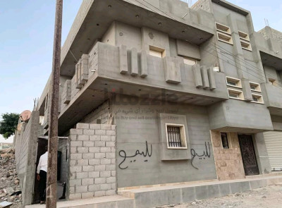 مبني تجاري للبيع  علي شارعين بالقرب مفوز سلامه في طبرق