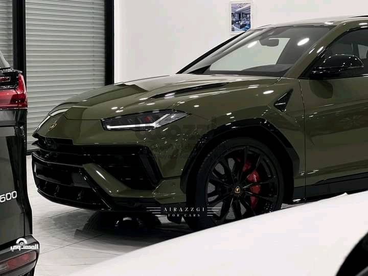 LAMBORGHINI  URUS  S 2024